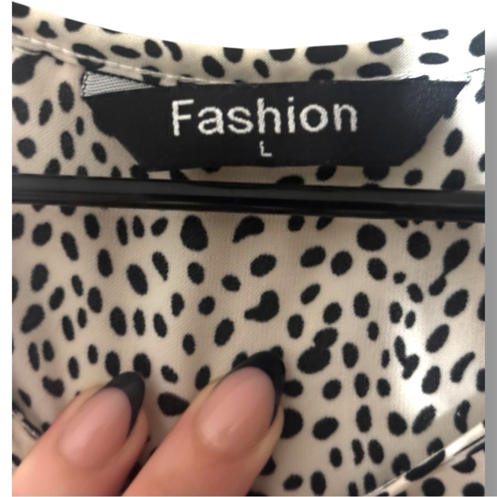 Fashion Women Large Black & White Speckle Print Short Sleeve White Trim Blouse - Picture 8 of 16